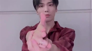 چالش تیک تاک راکی با آهنگ APT رزی