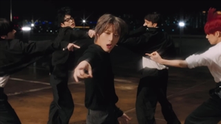 ام وی اهنگ 'over the moon' از تی اکس تی