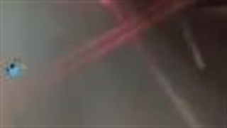 حمله سرنشینان دو خودرو با سنگ به اتوبوس پر از مسافر(فیلم)