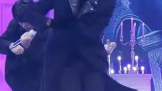 فن‌کم یونهو (Ateez) با آهنگ Ice On My Teeth در Music Bank