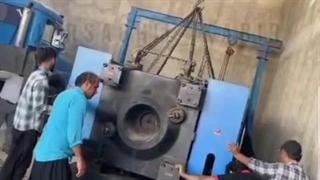 چگونه دستگاه جعبه سازی 18 تنی رو با جرثقیل جابجا می کنند؟ طرحیسا
