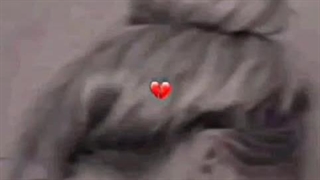 یعنی دودیقه پیش داشتم گریه میکردم که چرایونتان مرده ولی یه ثانیه بعد مردم از خنده انگار مست بودم دلیلش *کپ*