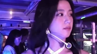 کیم جیسو در پشت صحنه کنسرتش