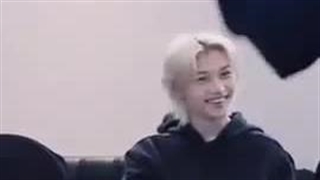 یکی فلیکس رو از وسط مومنتای بقیه جمع کنه