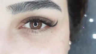 اکستنشن مژه تک برگ در شیراز