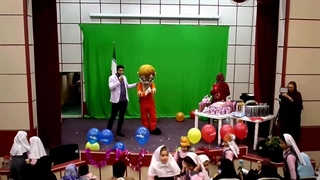 اجرای نمایش بچه مهندس در جشن مدرسه