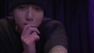 داره با ارمیا حرف میزنه