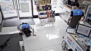 دوربین مخفی تووپ براتون اوردم...:خنده: وایییی