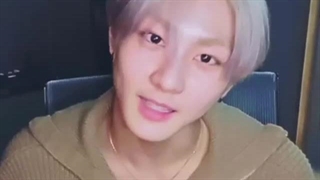 میگم دیگه موهاش از بلوند در اومده شامپو مناسبی نداره:خنده:من چه رنگی کنم؟!!!به خاطر جونگوون یکبار شرابی رو امتحان کرم بهم نیومد.