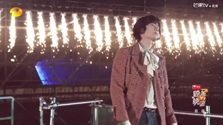 کنسرت و اجرای ییبو با آهنگ جدید I'm not here