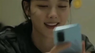 من وقتی با اون دوتا دوست مجازیم چت میکنم :