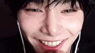 ای ان از یه فن میپرسه اگی عه یا مرد (بنده خدارو گیر اورده) کپشن