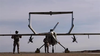 همراه با پهپاد نیروی زمینی ارتش برای شناسایی، نظارت و مقابله با نفوذ دشمن