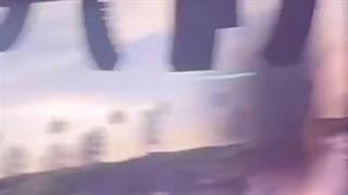 اجرای رزی با آهنگ APT در AU GALA DES PIÈCES JAUNES