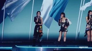 اجرای آهنگ I got you از توایس در آمازون موزیک لایو