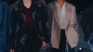 لطفا بیشتر حمایت کنید لایکا خیلی کمه