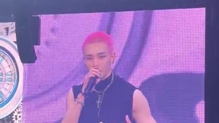 هیونجین سه روزه پیش، روز فن‌میتینگ که فلیکس به خاطر تصادف حضور نداشت(کپشن ترجمه)