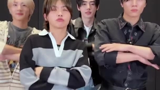 چالش Polaroid love سونگهون و جی و جونگوون به همراه شیم جانگ ای (البته اسمش رو مطمئن نیستم ببخشید:خنده:)