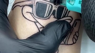 هنر پردرآمد تتو بدن رو بصورت حرفه ای آموزش ببین(میلادفراهانی)