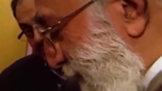 ایران دوستی و تعصب رهبر انقلاب به زبان فارسی!