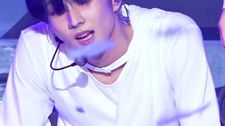 فنکم جونگوون اجرای اهنگ bad desire در music core