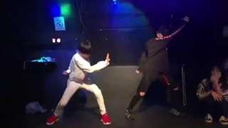 کاور دنس نیکی از Tempo اکسو قبل دبیو