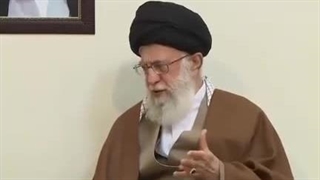رهبرانقلاب خطاب به نخبگان : مسئولین رسمی را دور بزنید..