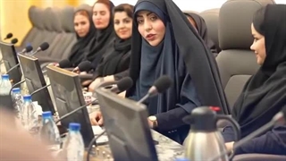 نشست صمیمانه دکتر غلامرضا جمشیدی مدیرعامل شرکت پتروشیمی نوری به مناسبت روز زن و مادر و تجلیل از