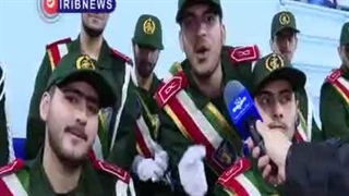 عارف، دانشجوی دانشگاه امام حسین(ع) در روز شاد اعطای سردوشی توسط رئیس ستاد کل نیروهای مسلح