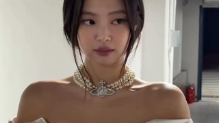 آپدیت اینستاگرام | جنی  "با رسیدن به پایان 2025، بهم گفتن که توی اولین مراسم ادامه کپشن