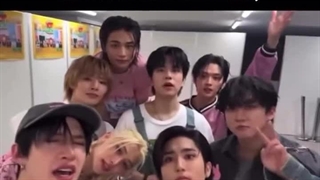 هپیییی کریسمس♡♡ Army❤️Stay  «بیاین یک سال دیگه هم کنار هم بمونیم و با حال خوب طرفدار بمونیم ♡