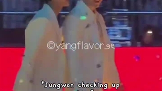 وقتی سونگهون وسط اجرا خیلی بد افتاد و بعدش جونگوون کنارش بود:))