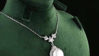 گردن آویز مروارید ماه بانو با زنجیر