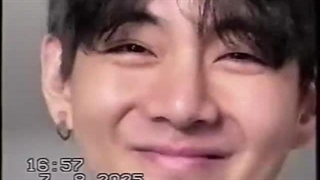 جونگکوک شی توی ویورس هم تولد تهیونگ و تبریک گفت ( jk : تولدت مبارک ) [من هم زندم هم حالم خوبه ، کی گفته مُردممم؟؟؟؟)