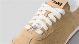 برند Alo سری ویژه کفش های Sunset Sneakers با رنگ کاراملی رو با طراحی اختصاصی جیسو معرفی کرد