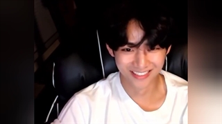 تولد تهیونگ قشنگم مبارککک(با تاخیر^-^)