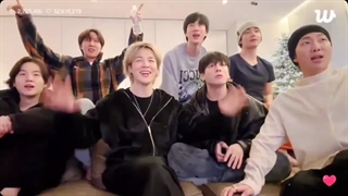 سال 2026 با پسرای نازِ بنگتنمون شروع شد!!!هپییییییی♡♡♡( بی تی اس همیشه وسط حال بدیامون ، دلیلِ حال خوبه آرمی بوده♡♡♡)