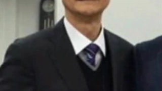 کسی که تو دادگاه به نیوجینز حکم داد ایشونه:)))..... کپشن