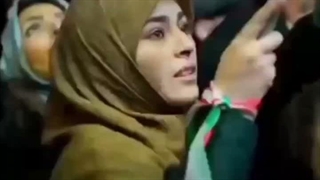 گفتا شیخا من آنچه گویی هستم، آیا تو چنان که می‌نمایی هستی؟!