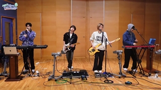 اجرای Freakin'Bad از XdinaryHeroes در Kiss the radio