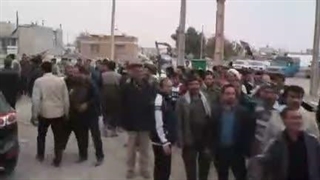 لحظاتی کمتر دیده شده از حضور سال ۱۳۹۶ رهبر شهید انقلاب در منطقه زلزله‌زده سرپل ذهاب
