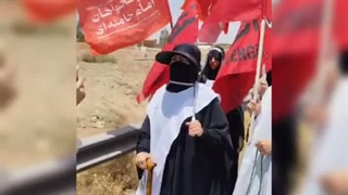 وقتی قیام لله برکت دارد استقبال یک عکاس و مردم از خانم دارستانی و همراهان. حمیده سعیدی