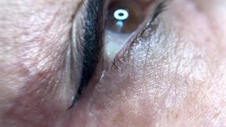 خط چشم و بن مژه سالن زیبایی عروسک ارومیه