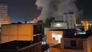 لحظه اصابت اسکله صیادی بندرعباس (۲)