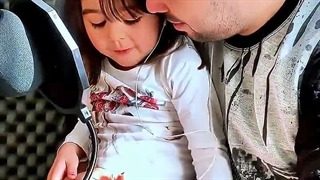 اگه بچم انقدر کیوت نشه چیکار کنممم-همش تقصیر باباش میشه که از نحوه درستی نکردم ینی عام چیز هیچی اصن طلاق میگیرم
