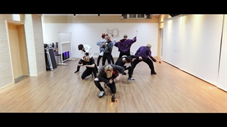 Cute Halloween Pirate King Dance Practice از ایتیز....به توضیحات توجه کنین