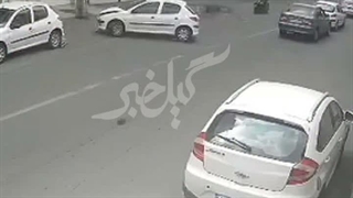 تصادف عجیب‌ ۲۰۶ با موتورسیکلت در رشت