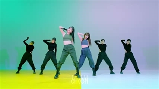 کاور آهنگ Break My Heart Myself از یجی و ریوجین عضو Itzy